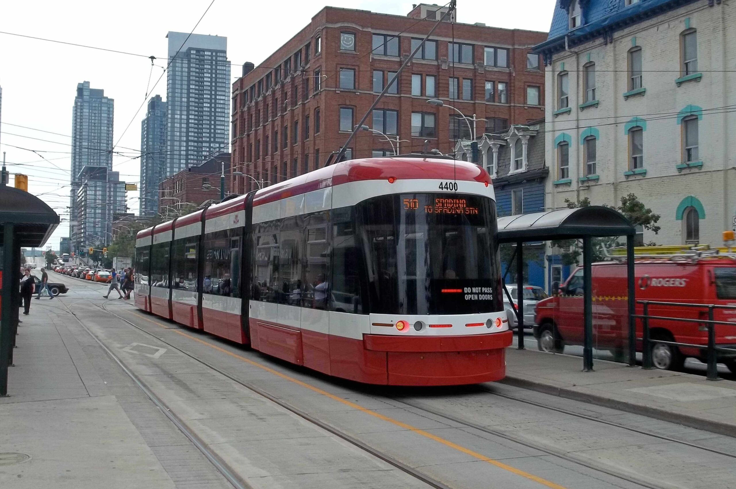 Un nuovissimo streetcar Flexity di Toronto